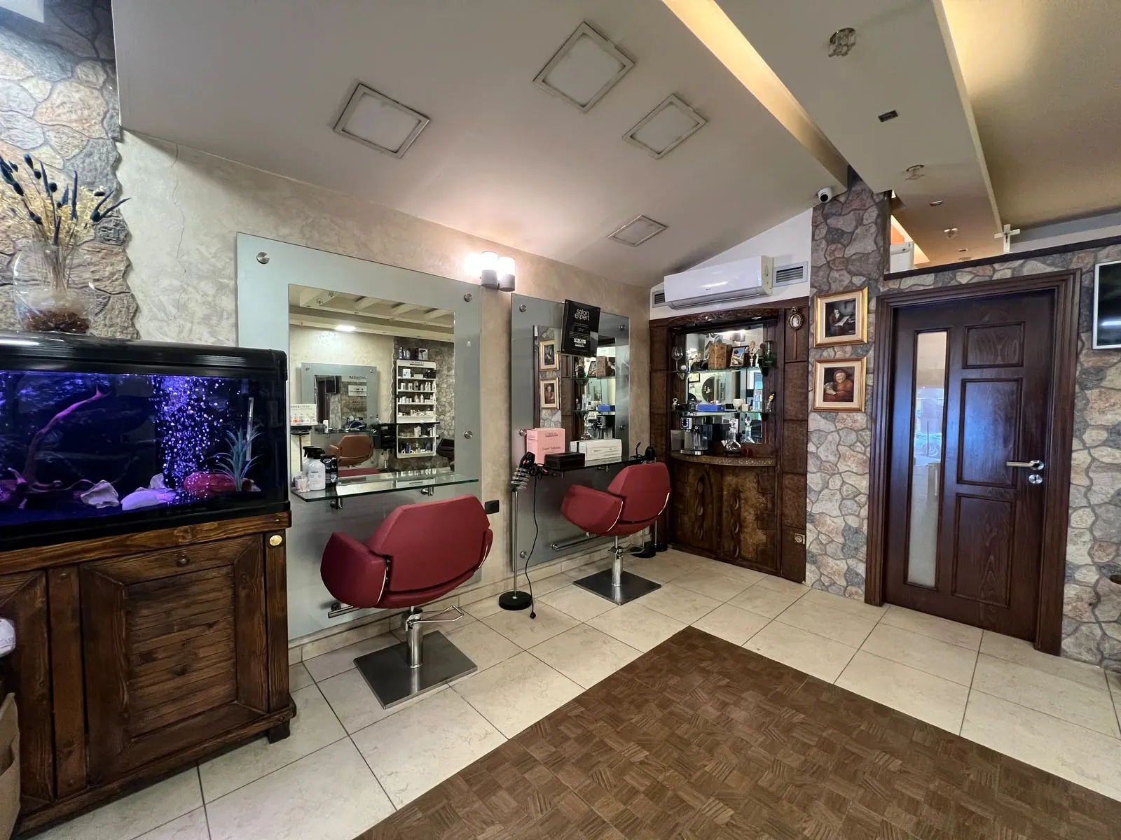 100 SQM Shop For Rent in Great Location in Hadath — الصورة 3