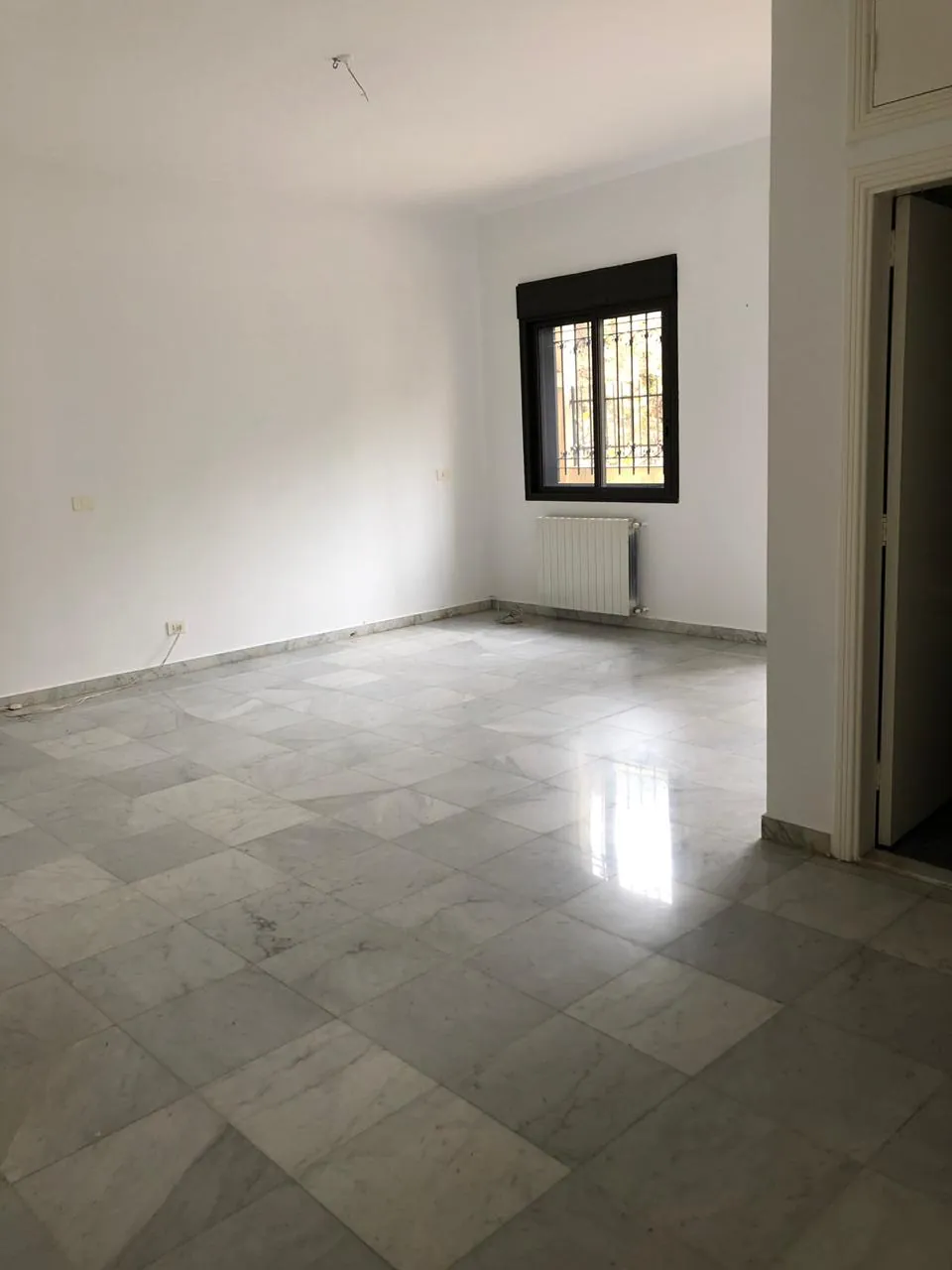 Apartment With Terrace & Sea View For Rent in Adma — الصورة 3