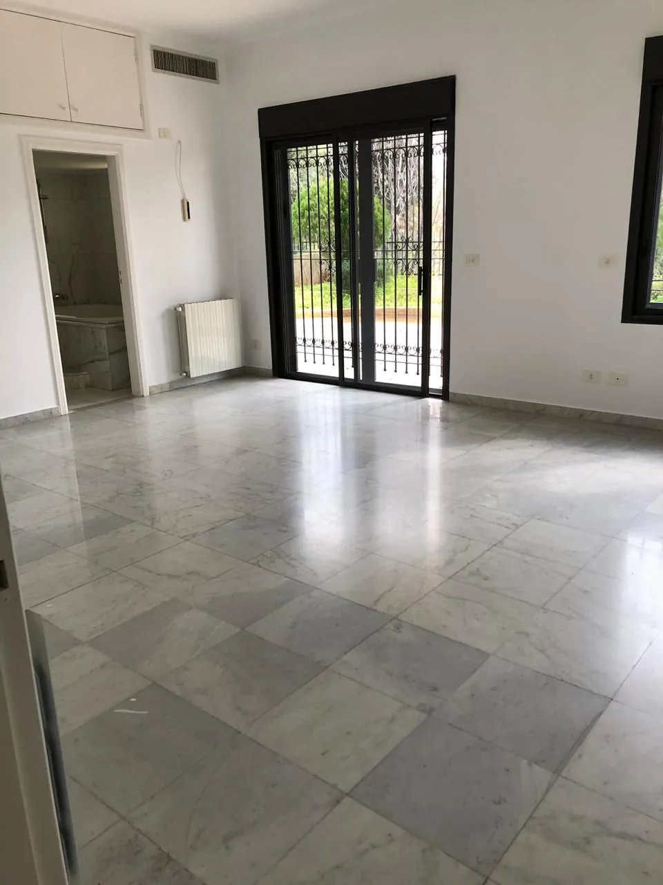 Apartment With Terrace & Sea View For Rent in Adma — الصورة 5