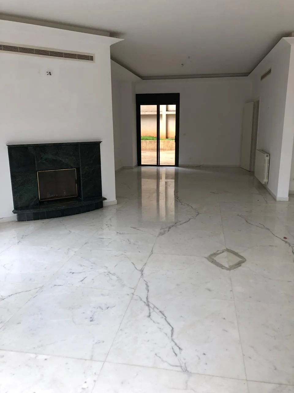 Apartment With Terrace & Sea View For Rent in Adma — الصورة 9