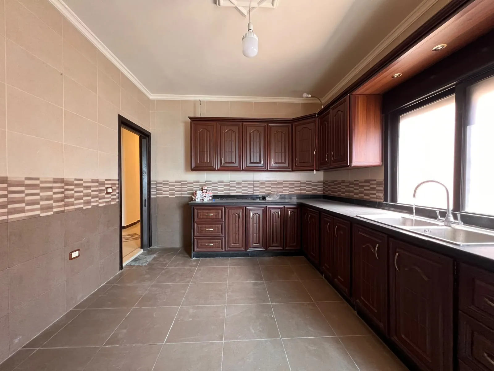 Spacious Apartment In A Prime Location For Rent in Sibline, Eqlim El Kharroub — الصورة 10