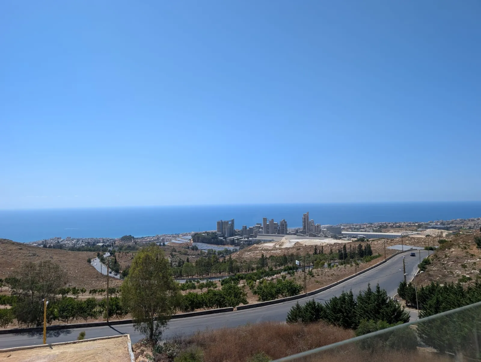 Spacious Apartment In A Prime Location For Rent in Sibline, Eqlim El Kharroub — الصورة 9