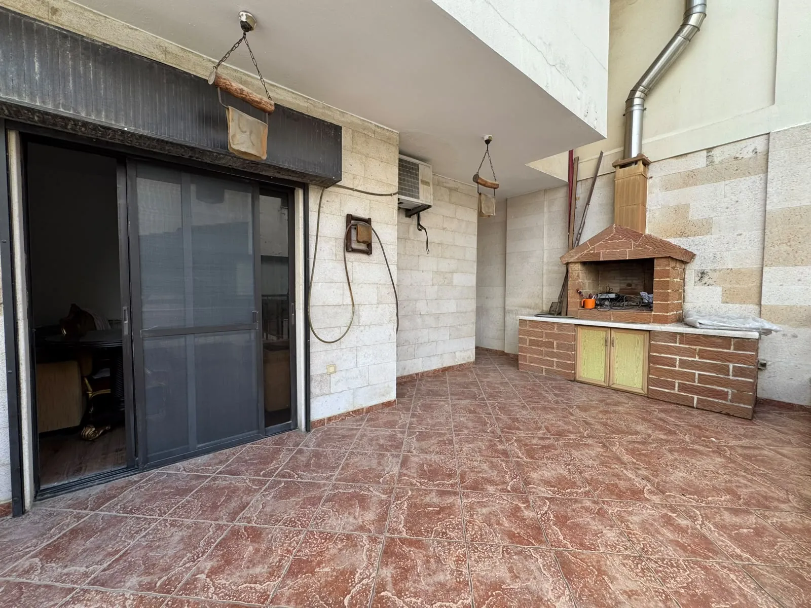 Unique Duplex with Terraces For Sale in Mansourieh — الصورة 3
