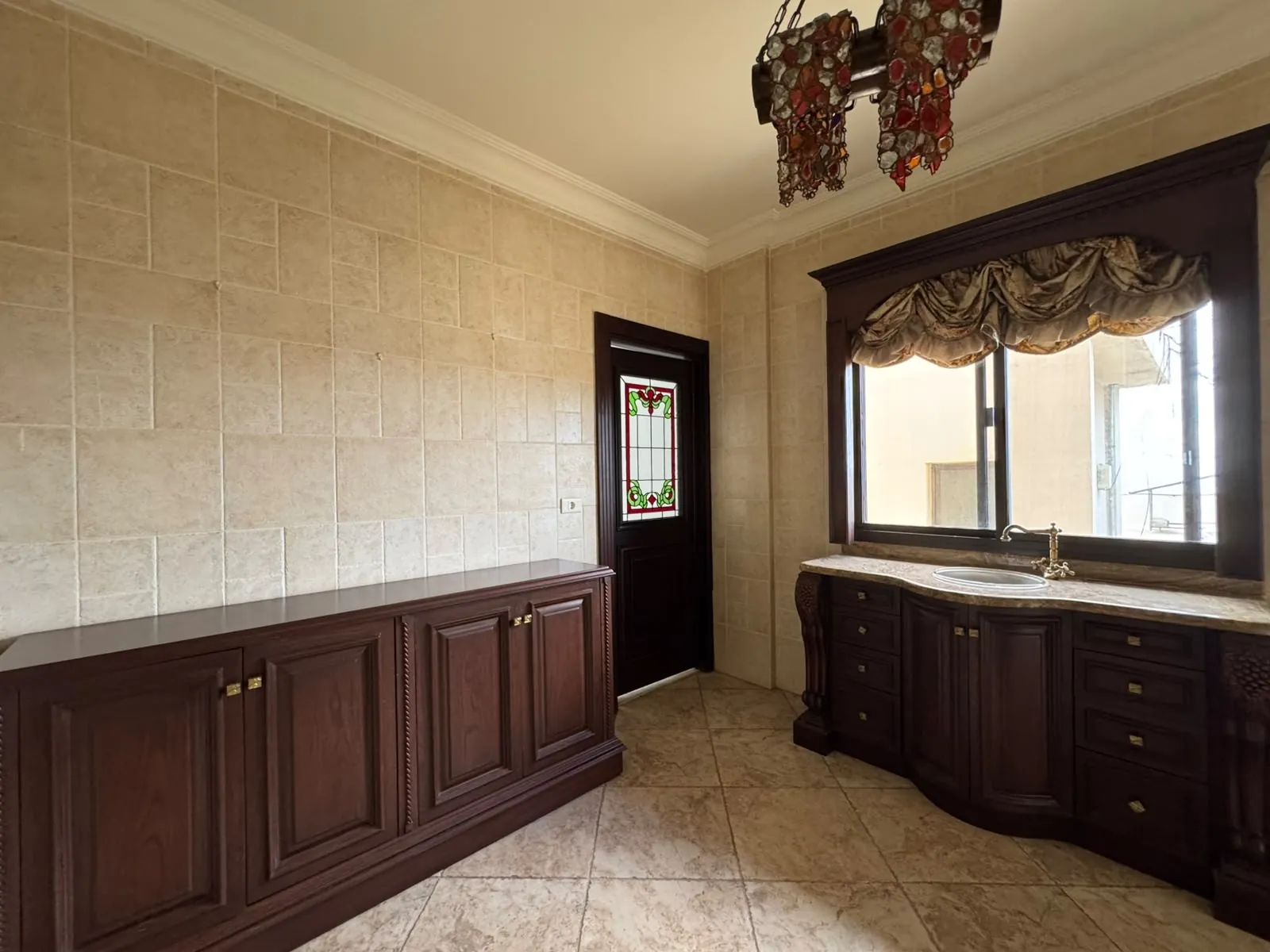Unique Duplex with Terraces For Sale in Mansourieh — الصورة 6
