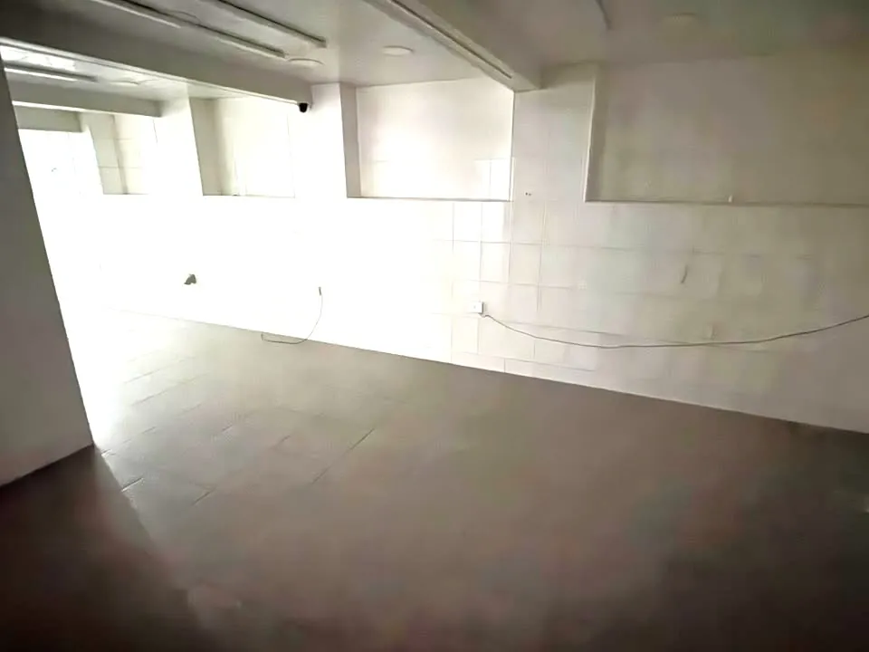 Commercial Space For Rent in Hamra, Ras Beirut — الصورة 3