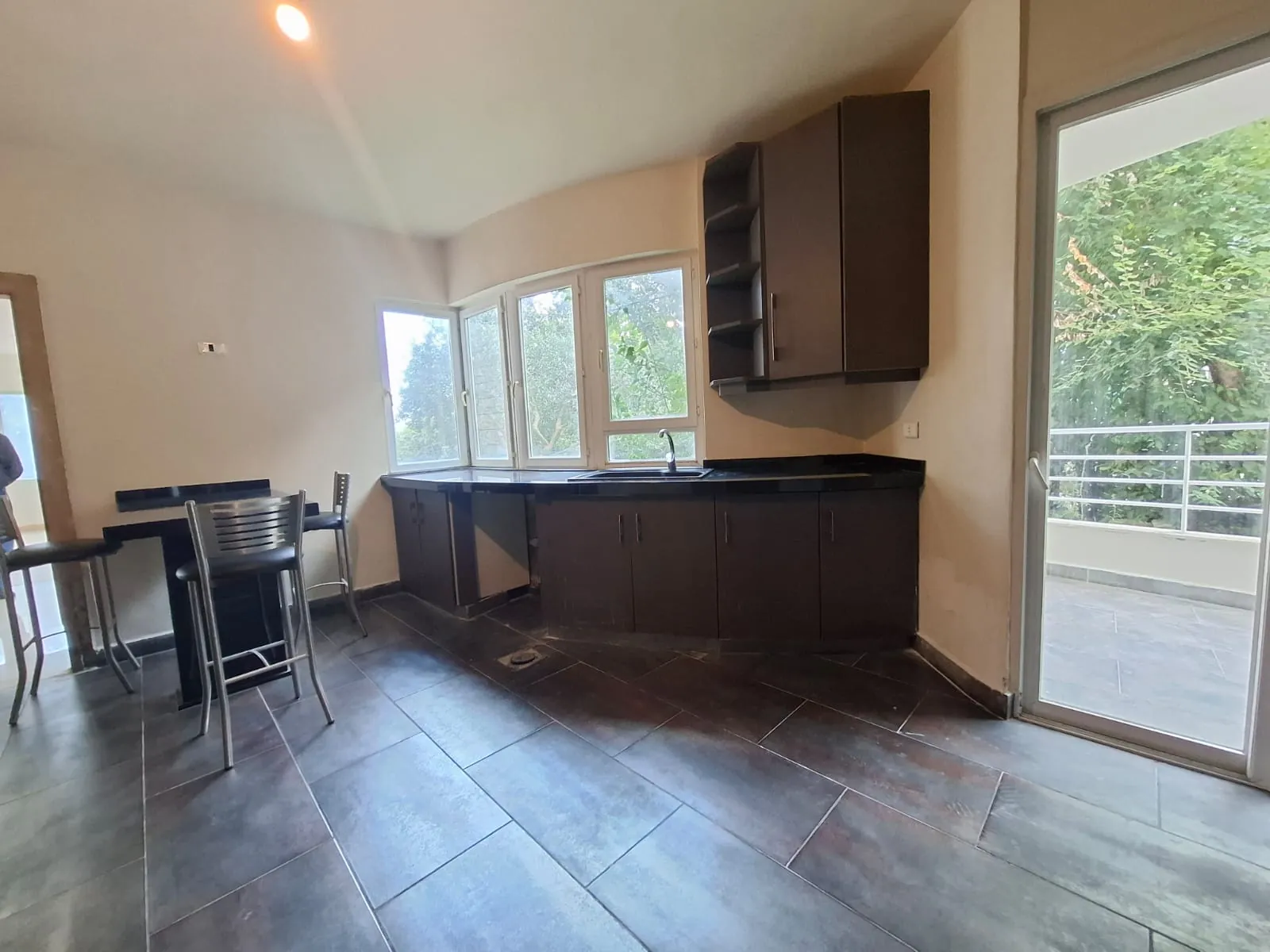 3-Bedroom Unfurnished Apartment With Garden For Sale in Ghazir — الصورة 8