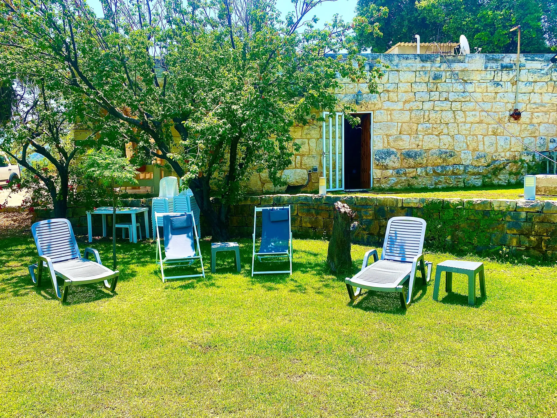Furnished Guest House With Pool For Sale in Batroun, Kour — الصورة 2