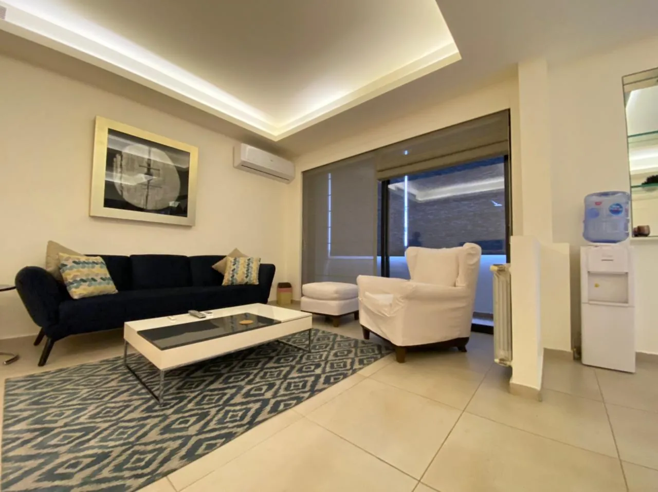 Modern & Furnished Apartment For Rent in Minet Hosn, Down Town — الصورة 3