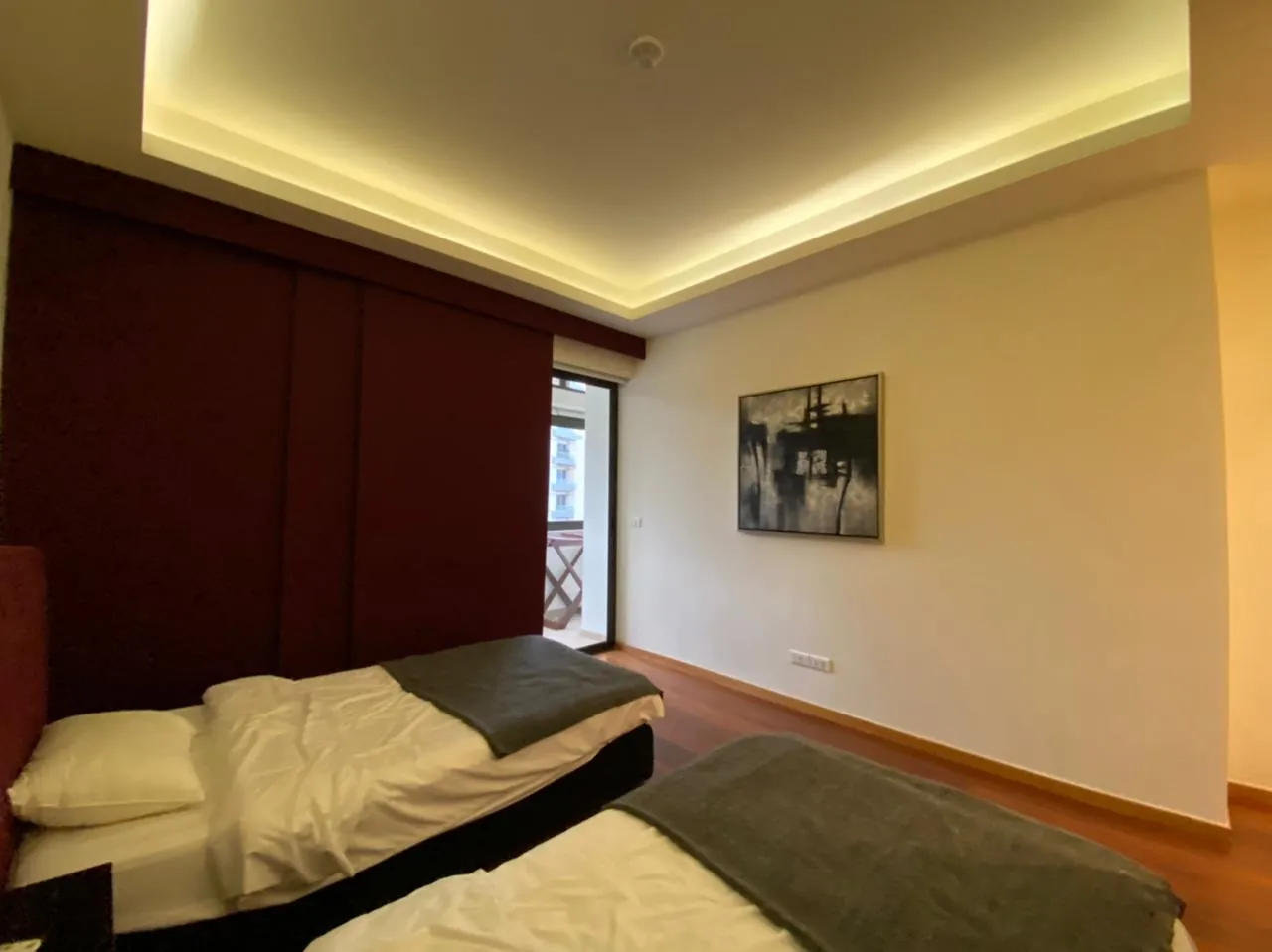 Modern & Furnished Apartment For Rent in Minet Hosn, Down Town — الصورة 7