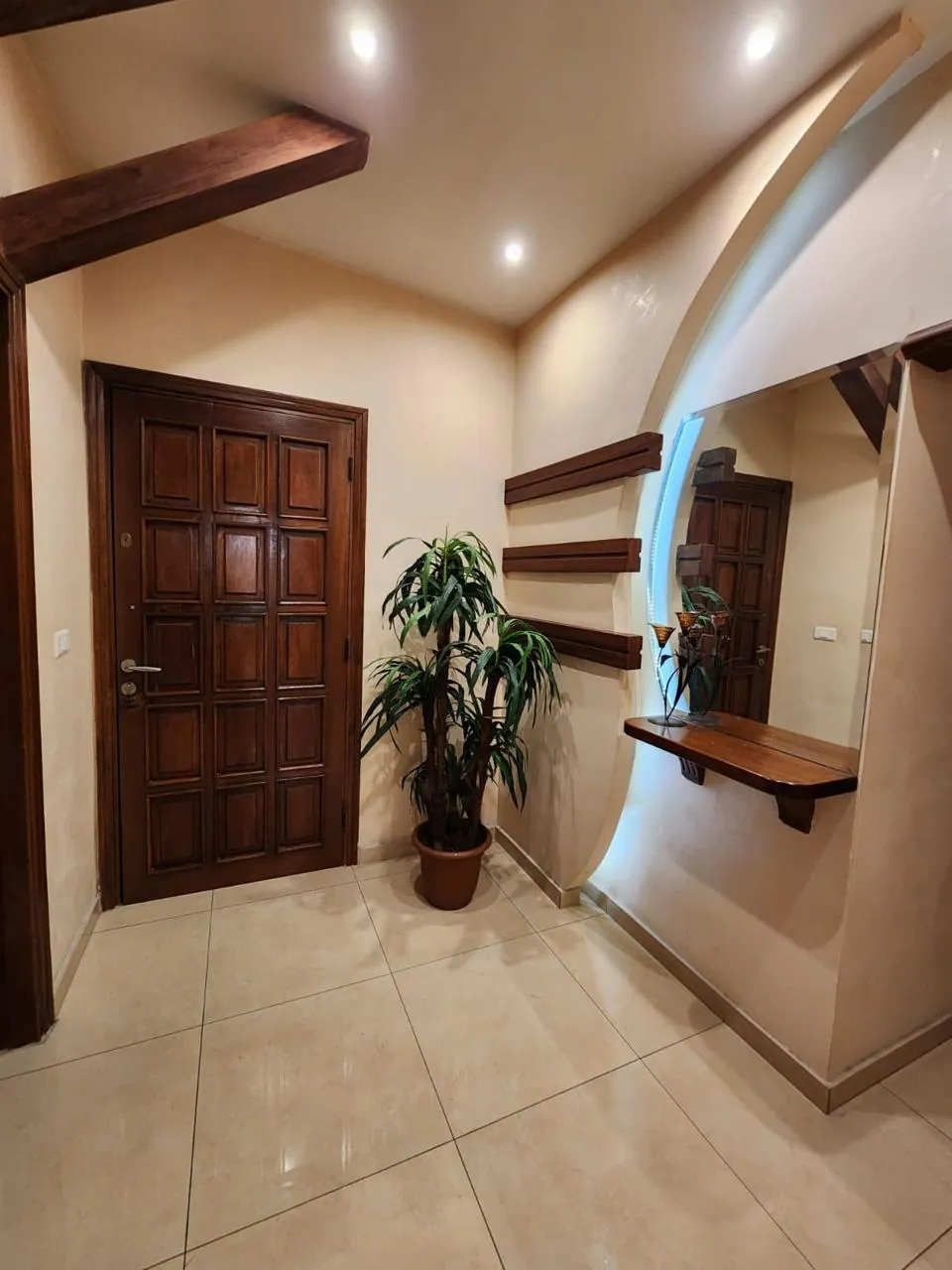 Fully Furnished Apartment For Sale In Bouchrieh — الصورة 8