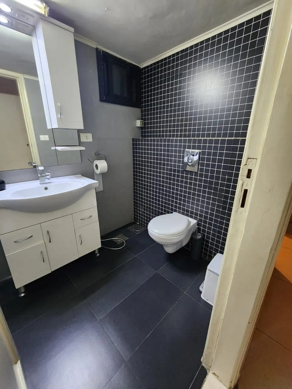 Fully Furnished Apartment For Sale In Bouchrieh — الصورة 9