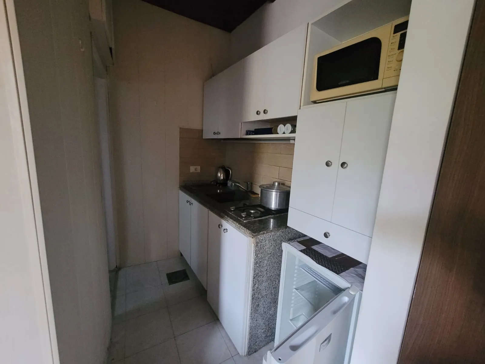 20 SQM Furnished Chalet For Rent In Halat — الصورة 2
