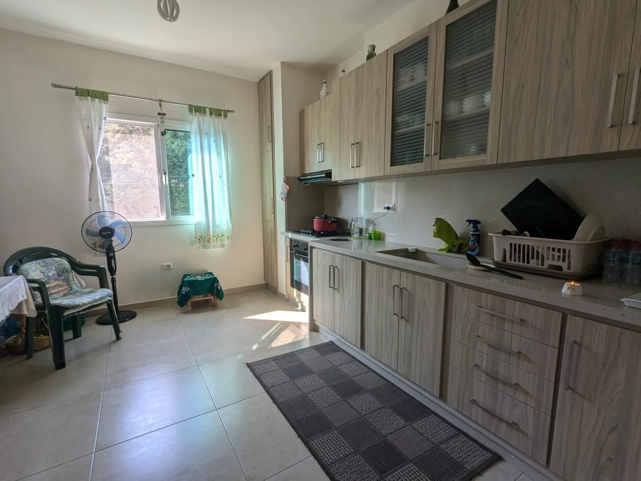 High-End 2-Bedroom Apartment For Rent in Aamchit — الصورة 4