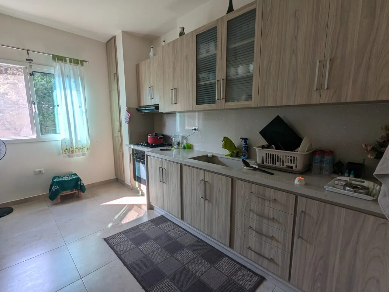 High-End 2-Bedroom Apartment For Rent in Aamchit — الصورة 5