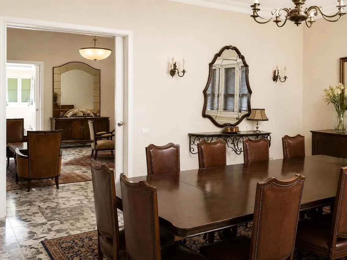 Charming Villa With A Private Garden For Sale in Baabdat — الصورة 2