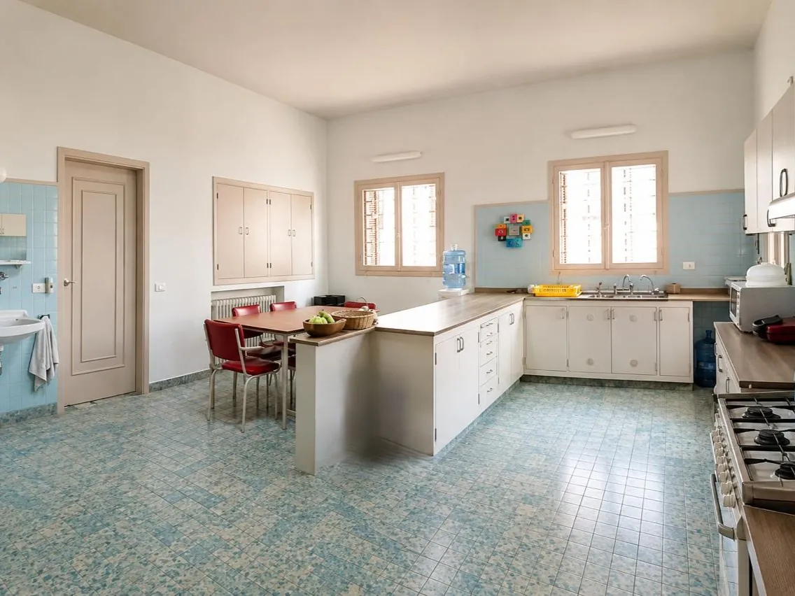 Charming Villa With A Private Garden For Sale in Baabdat — الصورة 4