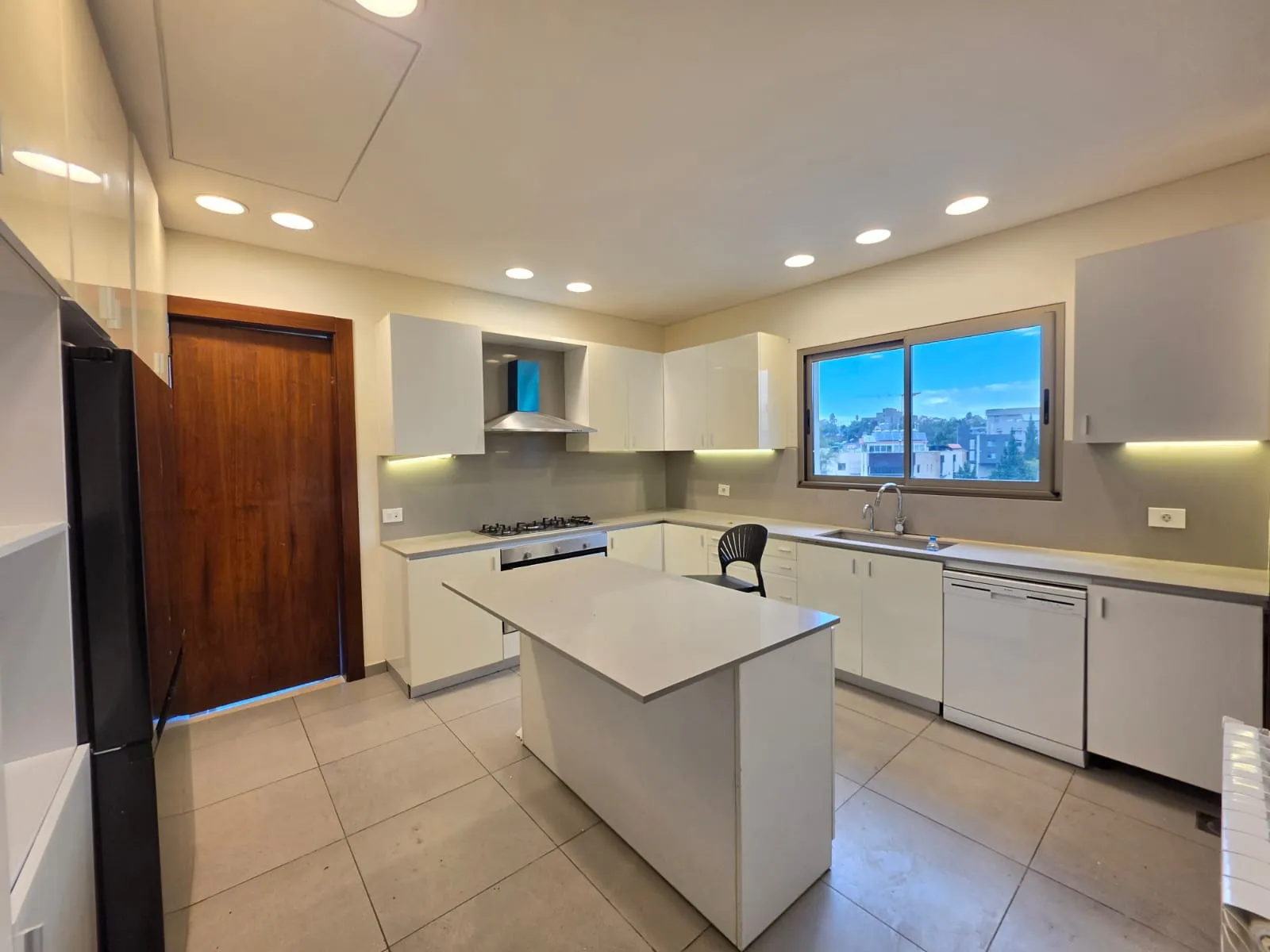 Modern Decorated Apartment With Great View For Rent in Yarzeh, Baabda — photo 5