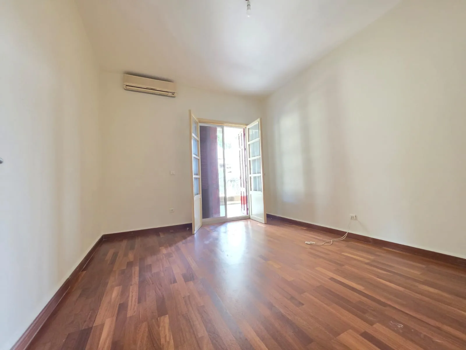 Exclusive! Bright Apartment with Mountain View For Sale in Mar Takla, Hazmieh — photo 6