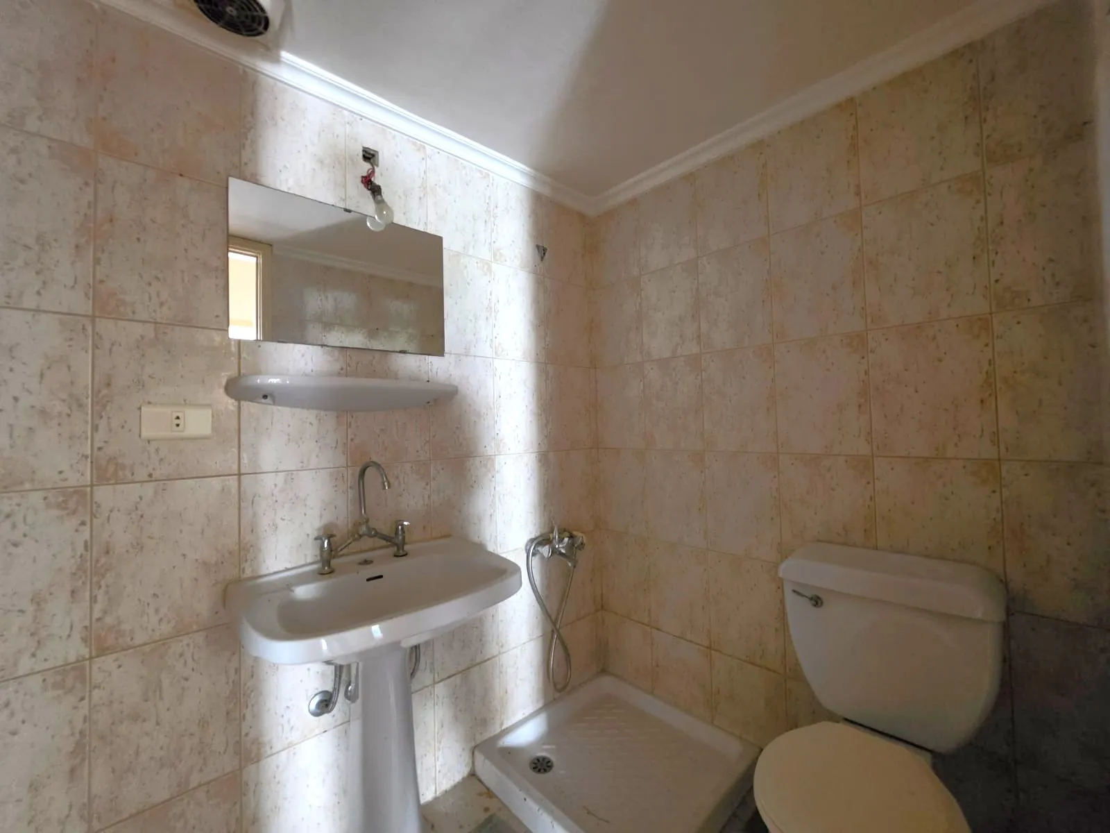Exclusive! Bright Apartment with Mountain View For Sale in Mar Takla, Hazmieh — photo 7