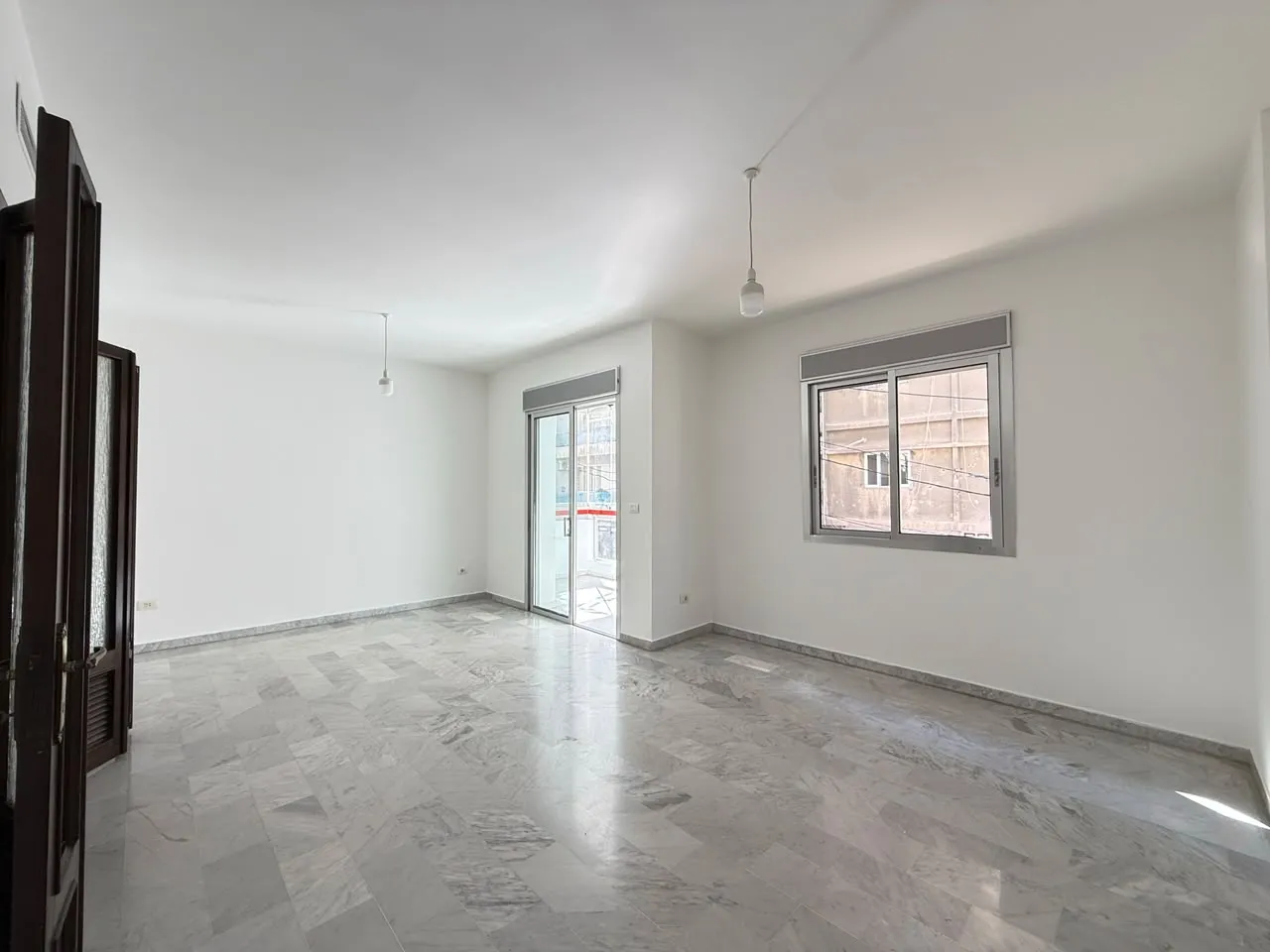 Bright & Sunny Apartment For Sale in Achrafieh, Fassouh — photo 2