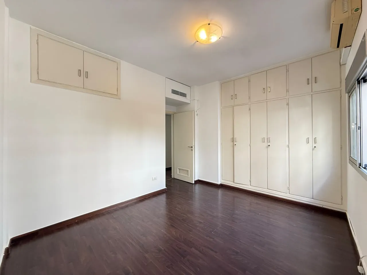Bright & Sunny Apartment For Sale in Achrafieh, Fassouh — photo 4