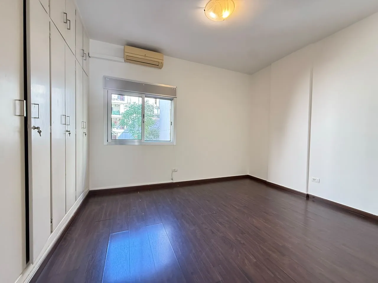 Bright & Sunny Apartment For Sale in Achrafieh, Fassouh — photo 6