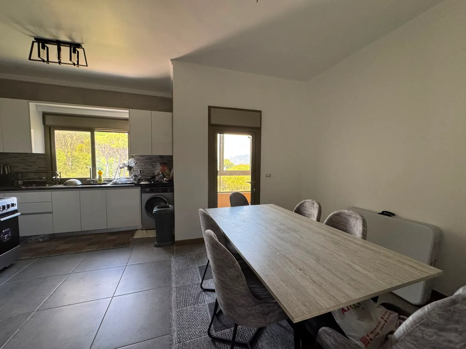 2-Bedroom Apartment With Unlockable Mountain Views For Rent in Zandouqa — الصورة 4