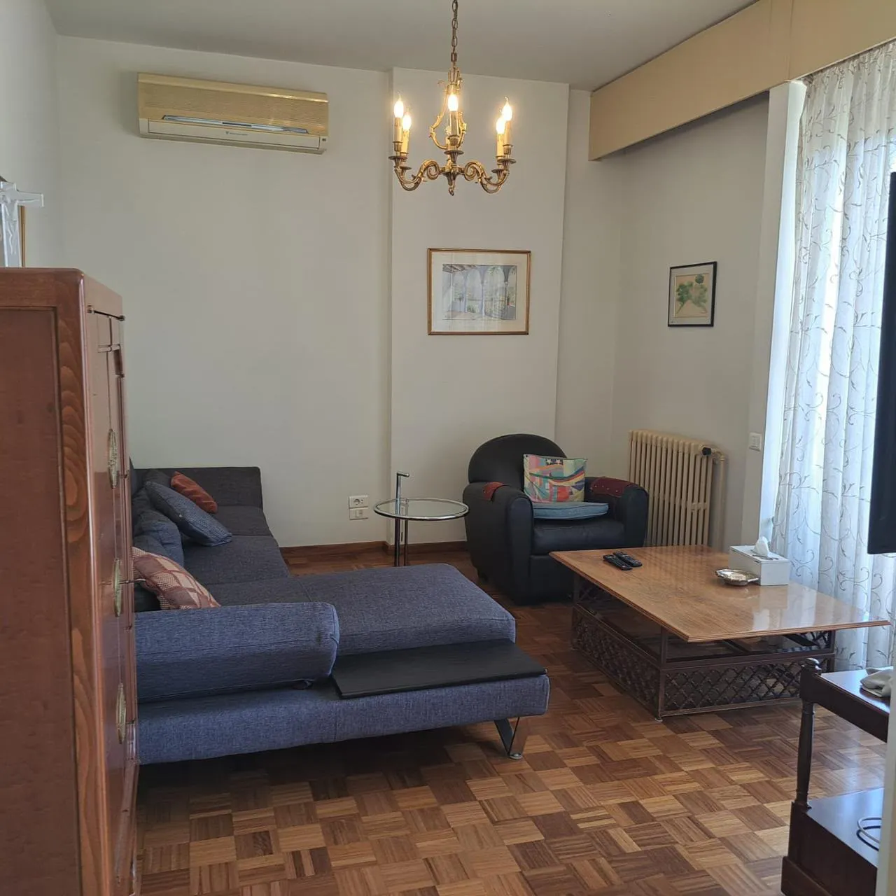 Spacious & Bright Apartment For Sale in Badaro — الصورة 3