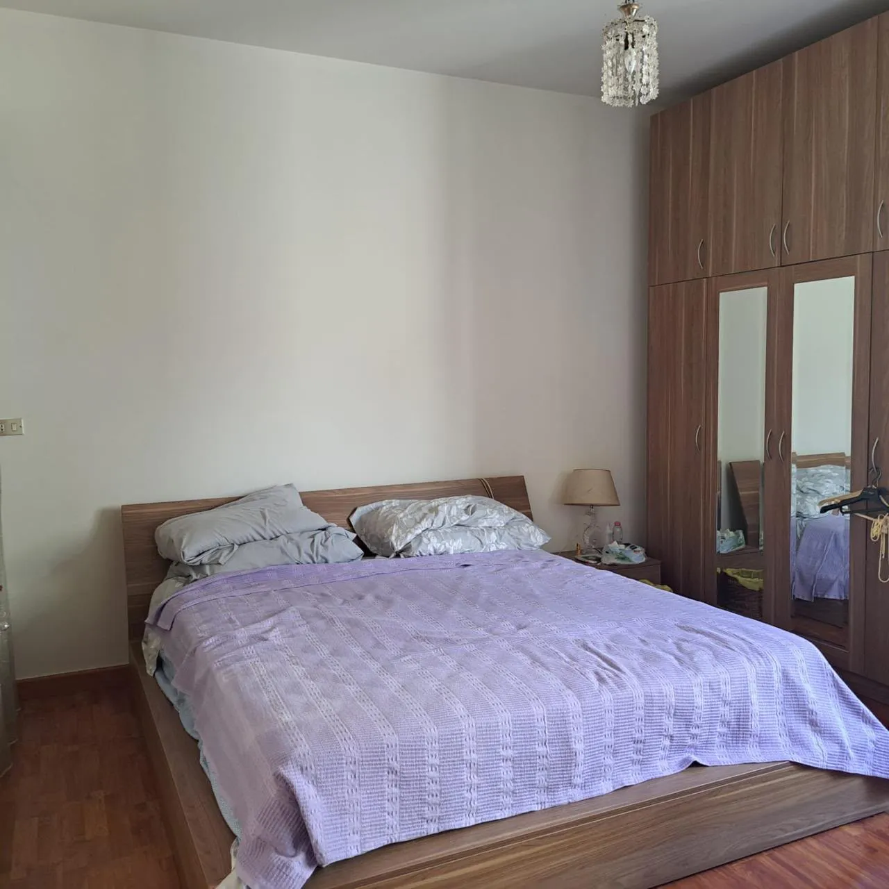 Spacious & Bright Apartment For Sale in Badaro — الصورة 4