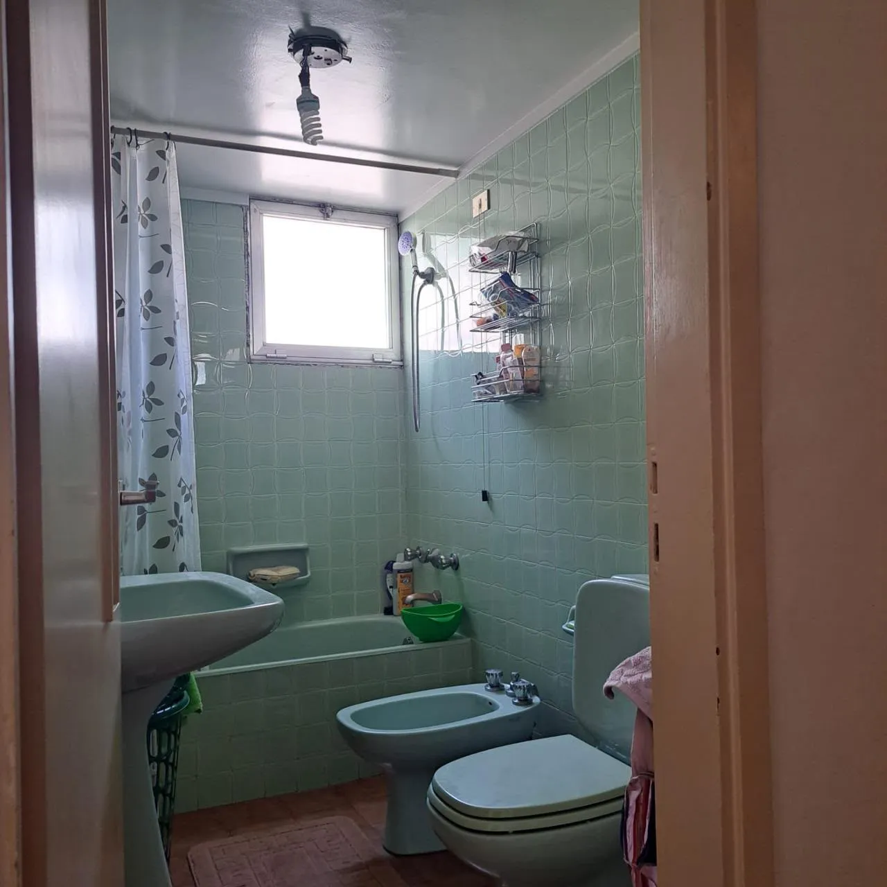 Spacious & Bright Apartment For Sale in Badaro — الصورة 6