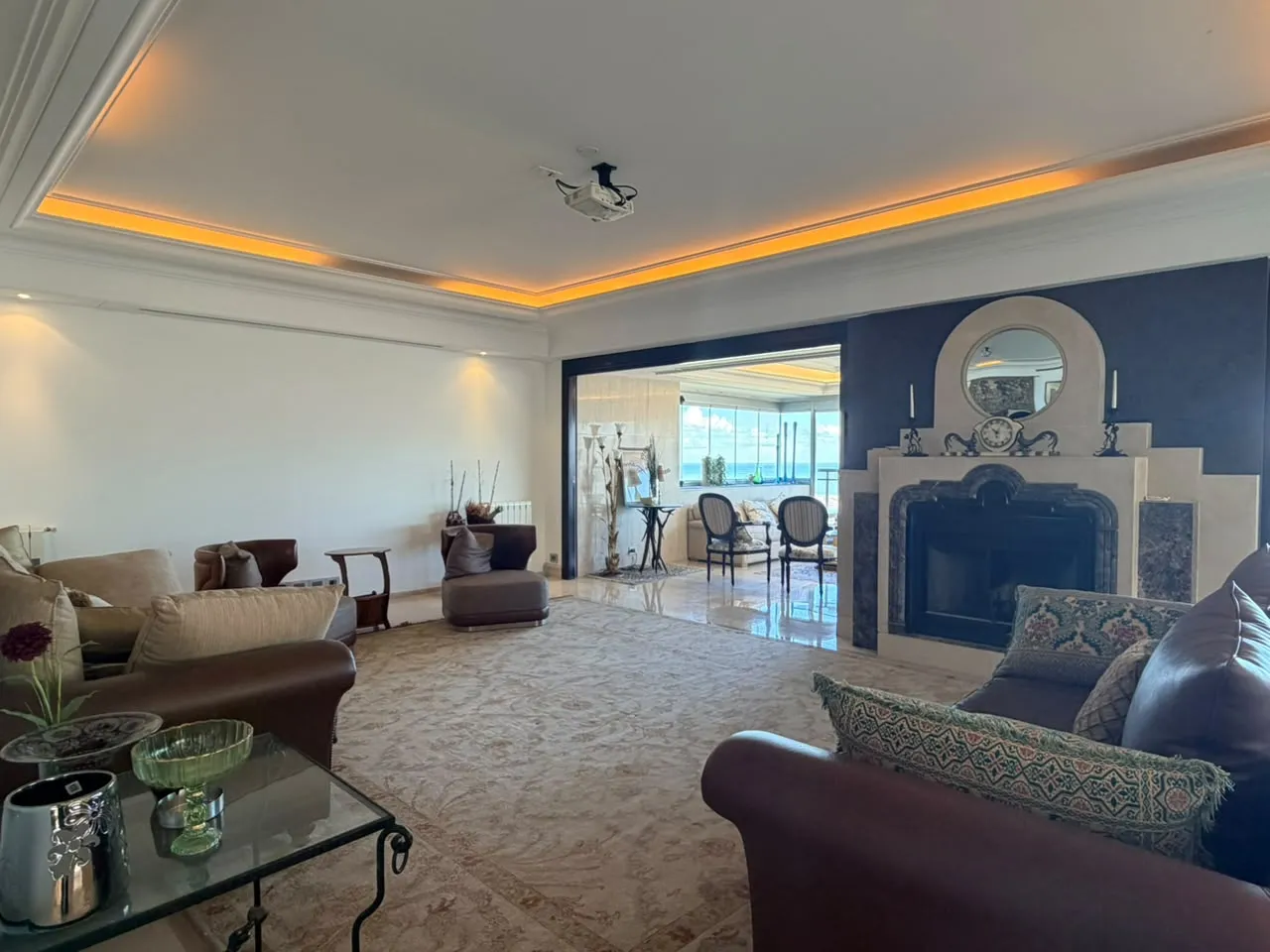 Elegant & Bright Apartment For Rent in Achrafieh, Sursock