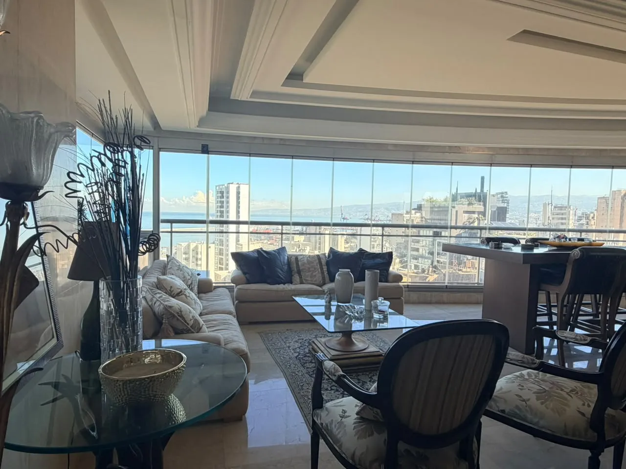Elegant & Bright Apartment For Rent in Achrafieh, Sursock — الصورة 3