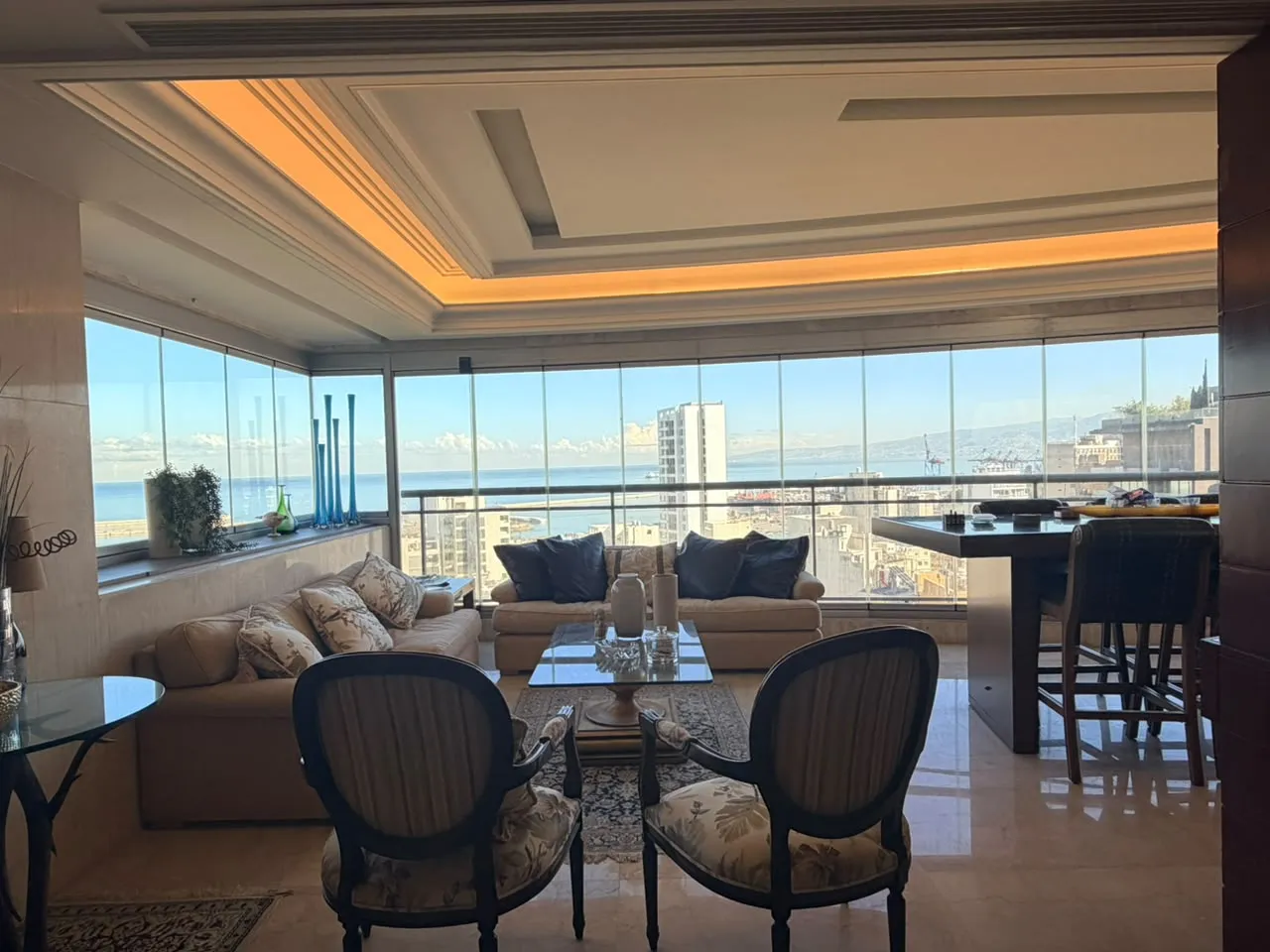 Elegant & Bright Apartment For Rent in Achrafieh, Sursock — الصورة 4