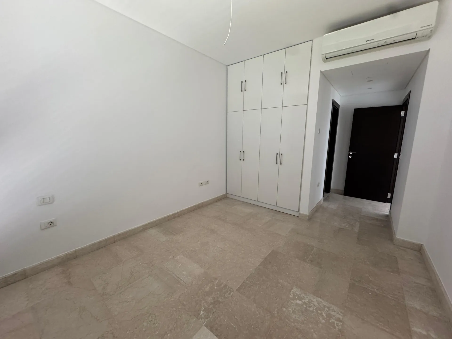 3-Bedroom Apartment For Rent in Hamra, Ras Beirut — الصورة 6