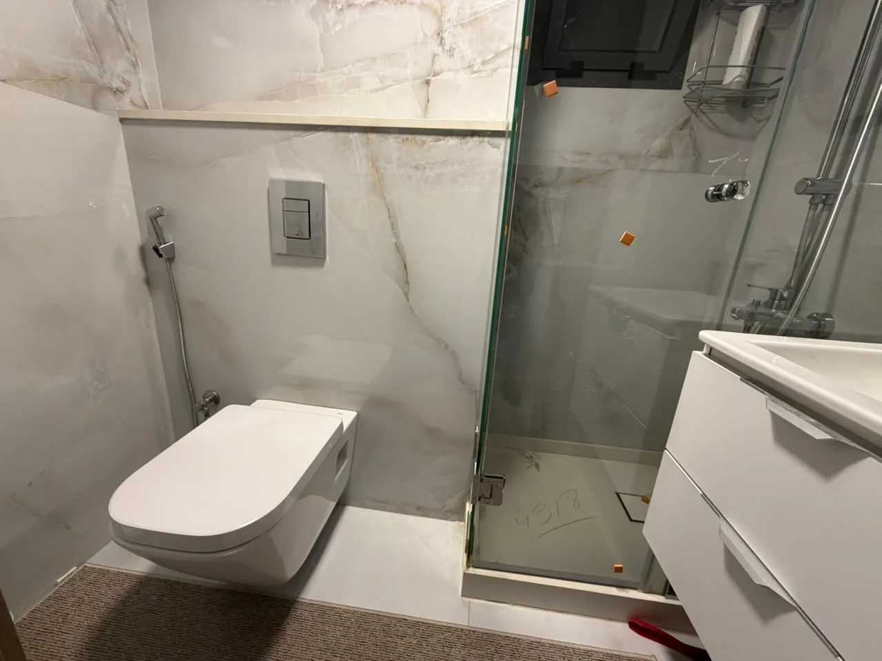 Brand New & Furnished 2-Bedroom Apartment For Sale in Achrafieh, Lycée — الصورة 10