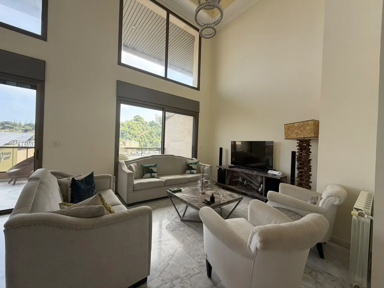 Spacious Apartment with Roof & Terrace For Sale in Baabda — photo 7