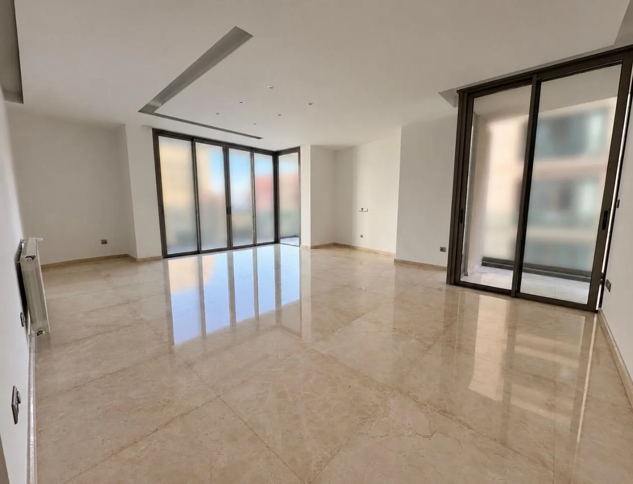 Luxurious High-End Apartment For Rent in Down Town