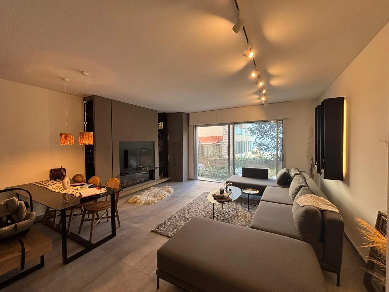 Apartment With Garden & terrace For Rent in Mazraat Yachouh