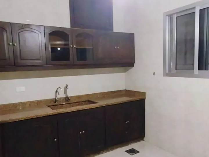 2-Bedroom Unfurnished Apartment With Terrace For Rent in Ballouneh — الصورة 4