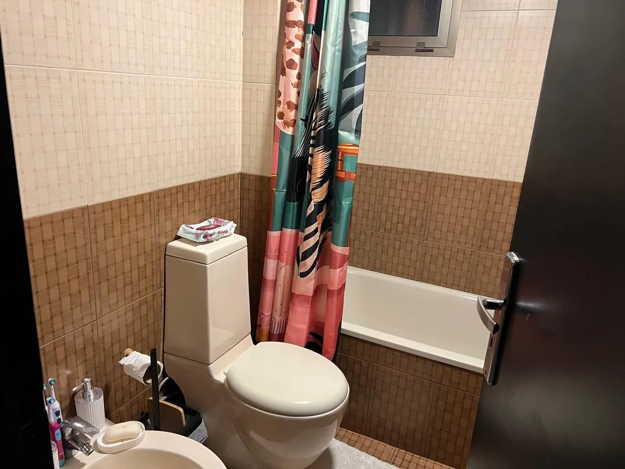 3-Bedroom Apartment For Sale in Furn El Chebbak — الصورة 6