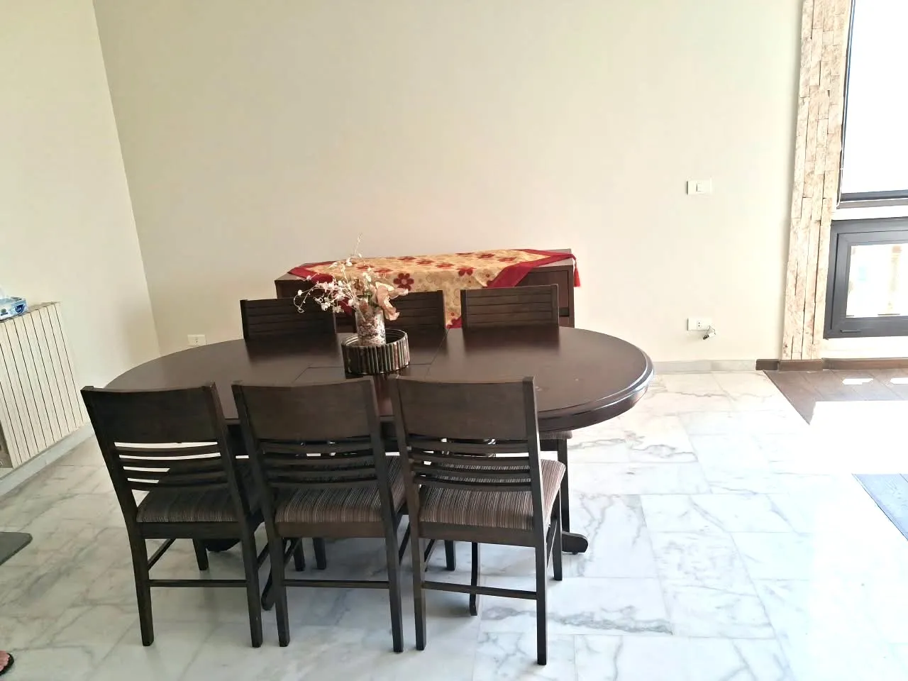 Furnished 3-Bedroom Apartment For Rent in Monteverde — الصورة 4
