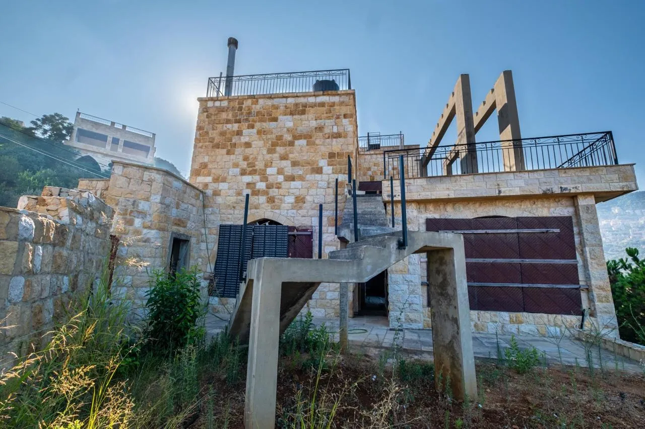 Traditional Building With Panoramic View For Sale in Bsous — الصورة 10