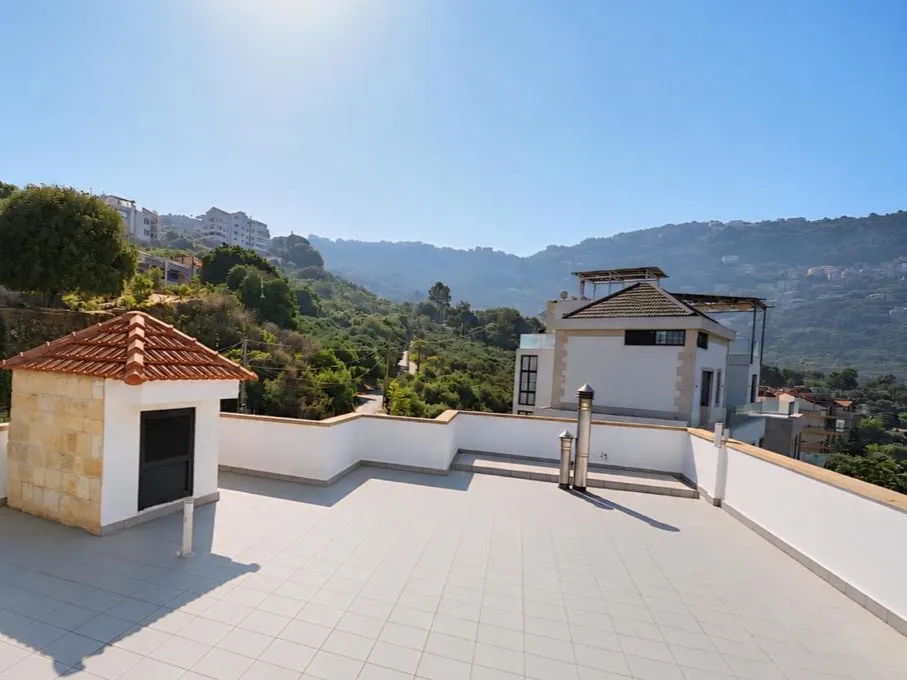 Traditional Building With Panoramic View For Sale in Bsous — الصورة 5