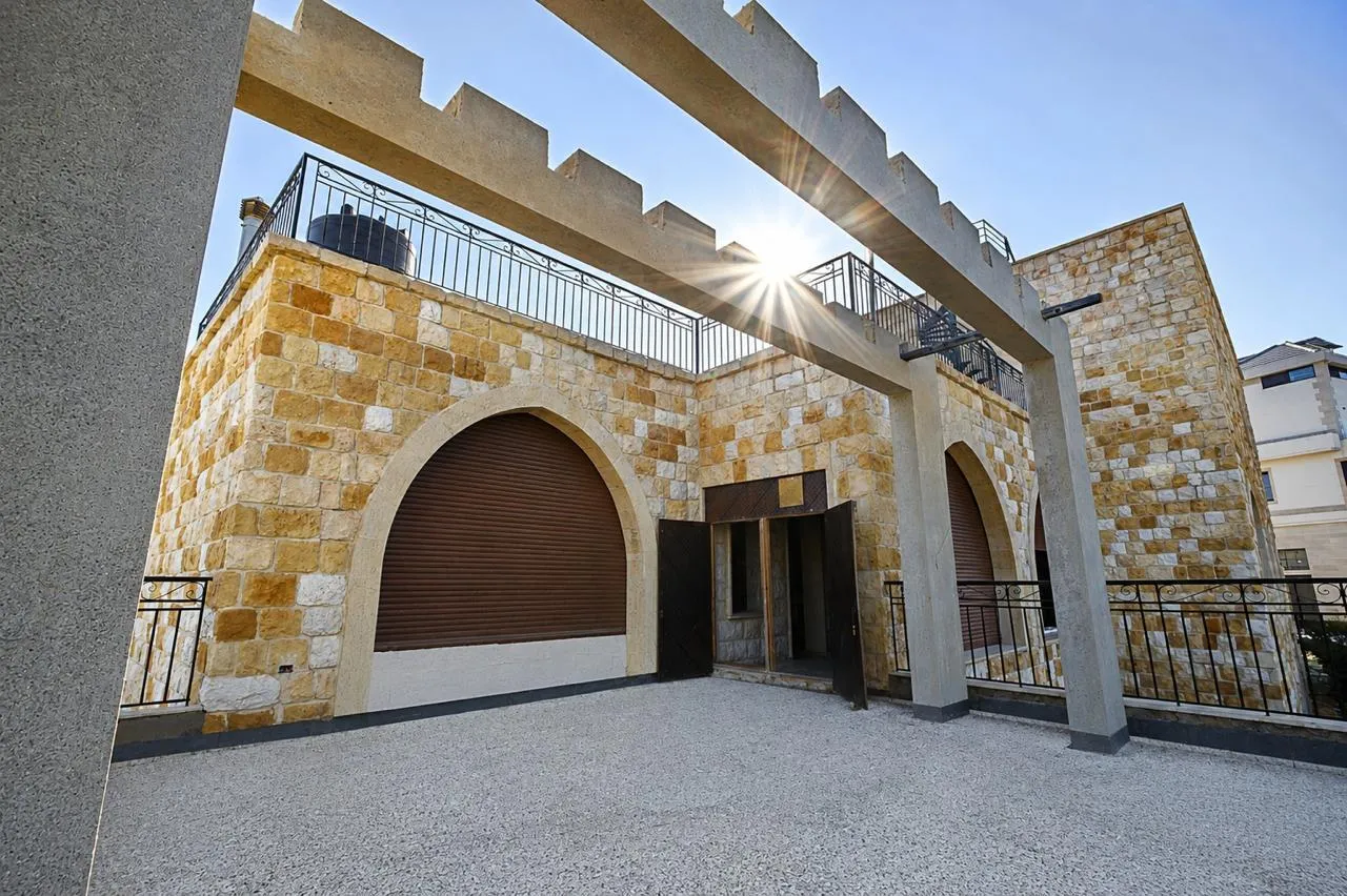 Traditional Building With Panoramic View For Sale in Bsous — الصورة 8