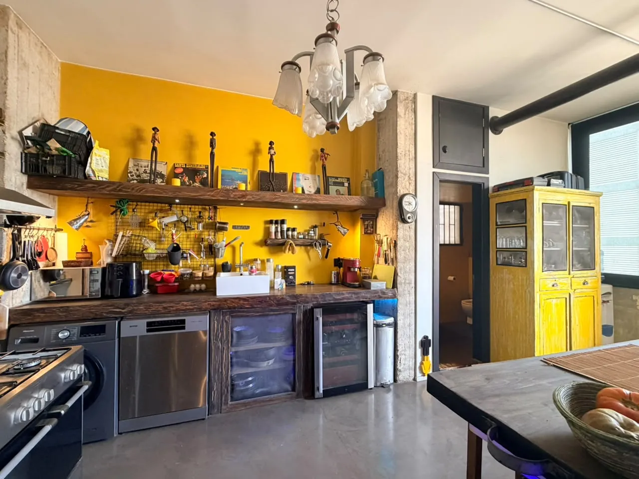 Charming Apartment For Sale in Achrafieh, Carré D'or — الصورة 3