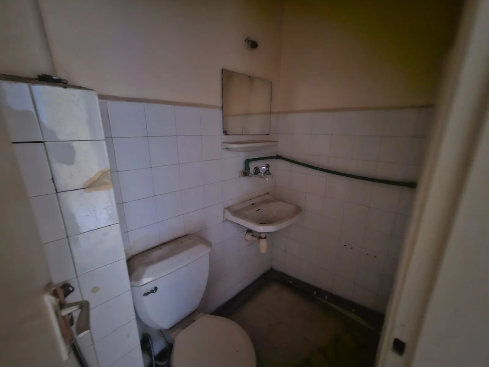 Office For Rent in a Prime Location on Dora Main Street — الصورة 6