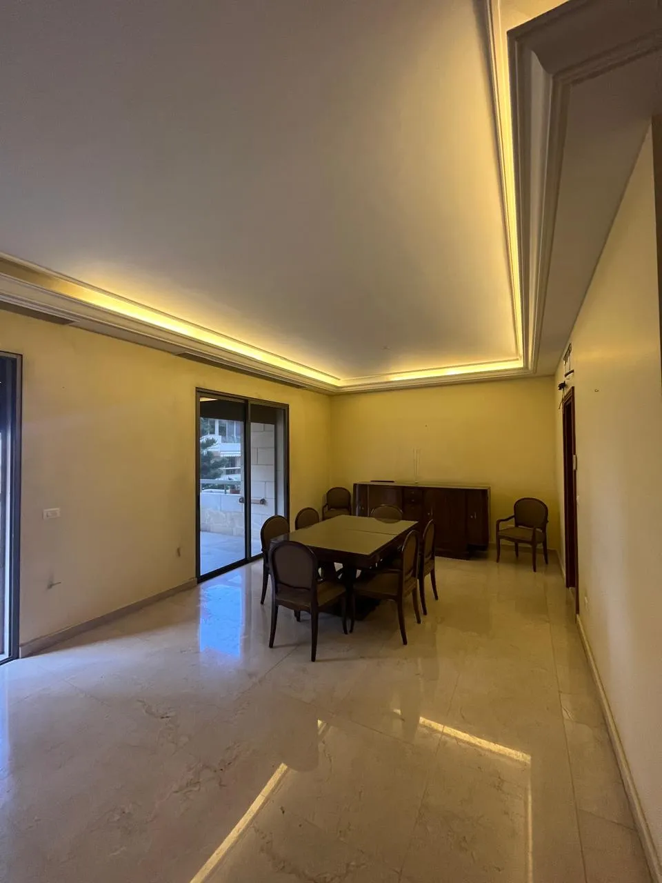 3-Bedroom Apartment For Sale in Great Location in Jnah, Beirut — الصورة 3