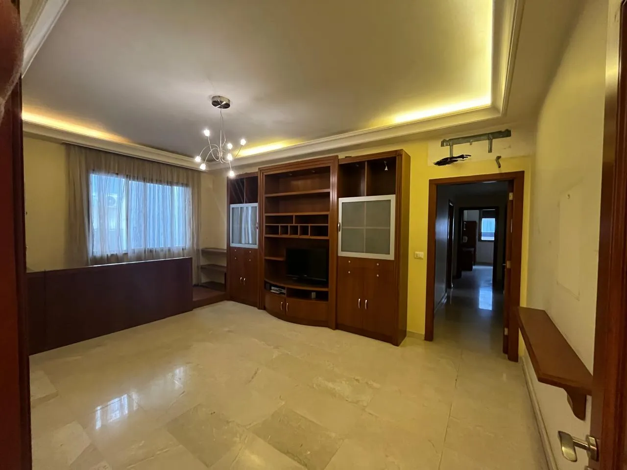 3-Bedroom Apartment For Sale in Great Location in Jnah, Beirut — الصورة 4