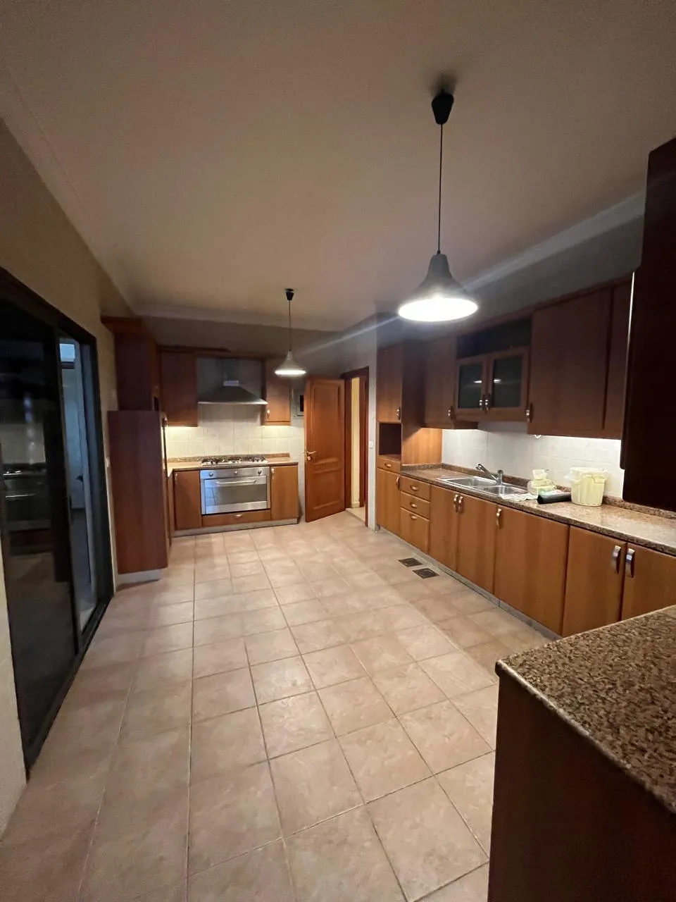 3-Bedroom Apartment For Sale in Great Location in Jnah, Beirut — الصورة 6
