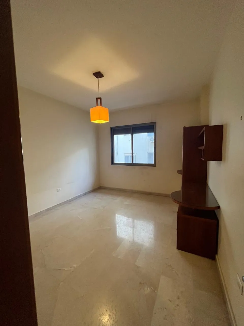 3-Bedroom Apartment For Sale in Great Location in Jnah, Beirut — الصورة 8